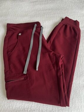 FIGS Zamora Jogger Scrub Pants Burgundy Size S